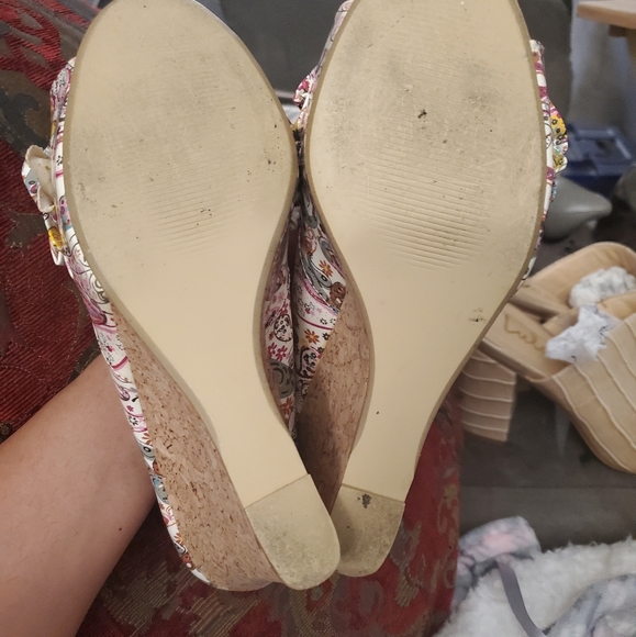 Aldo wedge floral peep toe sz 8.5 - Picture 4 of 5